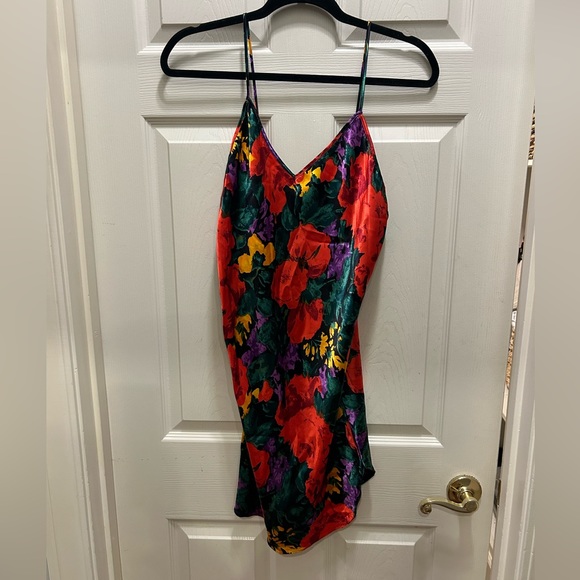 Victoria’s Secret- Floral Gown and Matching Robe- Size Medium - Picture 2 of 11